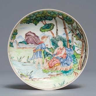 Een Chinees famille rose eierschaal bord met mythologisch decor, Qianlong