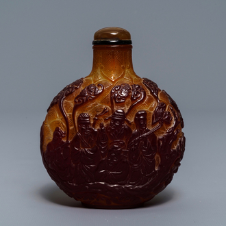 A Chinese table snuff flask with overlay glass design, 19th C.