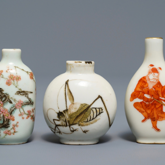 Three Chinese famille rose and iron red porcelain snuff bottles, 19th C.