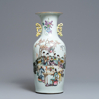 A Chinese famille rose two-sided design vase, 19/20th C.