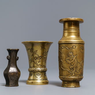 Trois petits vases en bronze, Chine, Song et Qing