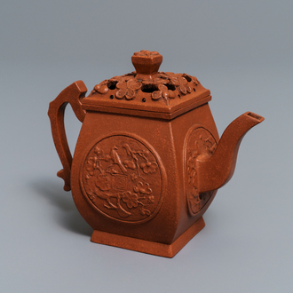 A Chinese Yixing stoneware teapot and cover, Jingxi Hua Feng Xiang Zhi mark, 18/19th C.