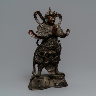 Une figure de Weituo en bronze laqué et doré, Chine, Ming