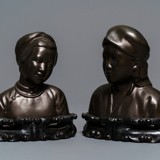 Une paire de bustes en bronze, Chine, Révolution Culturelle, 3ème quart du 20ème