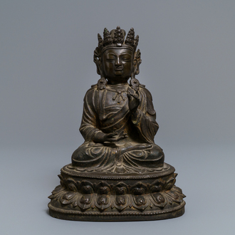 Une figure de Bouddha en bronze, Chine, Ming
