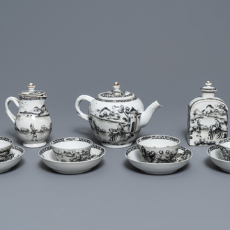 Un service à thé de onze pièces en porcelaine de Chine grisaille à décor européen, Qianlong