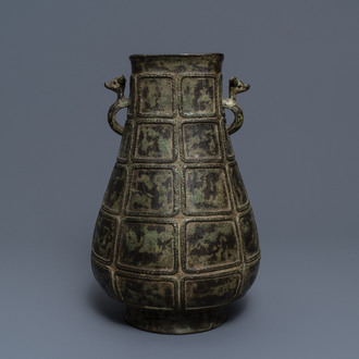 A Chinese bronze vase in archaic style, 19th C.