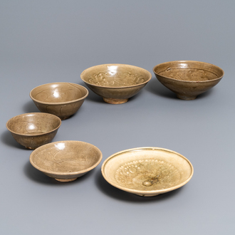 Six bols en porcelaine de Chine céladon et Yaozhou, Song/Yuan