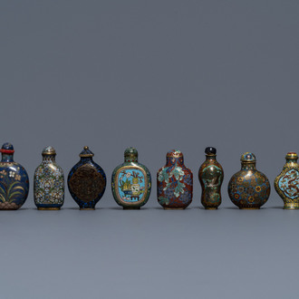 Ten Chinese cloisonné snuff bottles, 19/20th C.