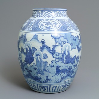 Een Chinese blauw-witte pot met decor van onsterfelijken, Wanli