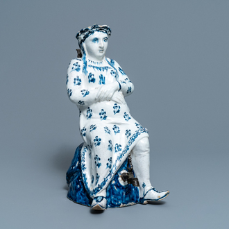 Een blauw-witte Brussels aardewerken kan met tinmontuur, zgn. Jacqueline, 18e eeuw