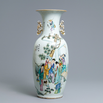 A Chinese famille rose two-sided design vase, 19/20th C.