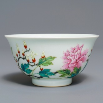 A Chinese famille rose bowl with floral design, Yongzheng mark, 19/20th C.