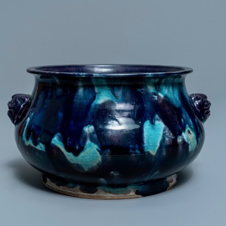 Un brûle-parfum en porcelaine de Chine turquoise et aubergine, Kangxi