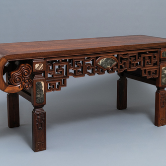 A low Chinese marble-inlaid wooden rectangular table with rounded corners, 19/20th C.