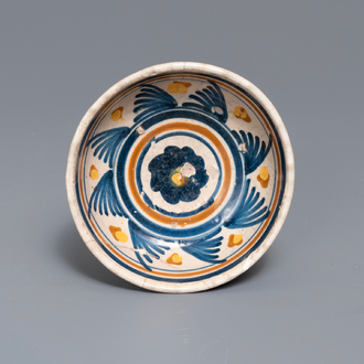 A polychrome Dutch maiolica bowl, early 17th C.