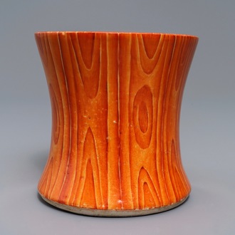 A Chinese 'faux bois' brush pot, 19/20th C.