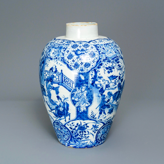 An exceptional and large Dutch Delft blue and white chinoiserie vase, 17/18th C.