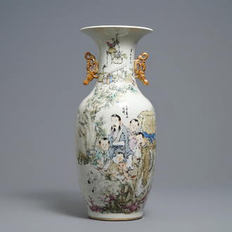 A Chinese qianjiang cai vase with figures and geese, signed Ma Qing Yun, 19/20th C.