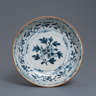 An Annamese blue and white dish with floral design, Vietnam, 15/16th C.