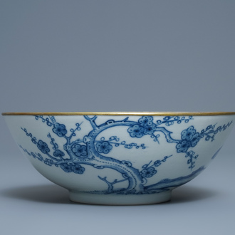 A Chinese blue and white Vietnamese market 'Bleu de Hue' bowl, 19th C.