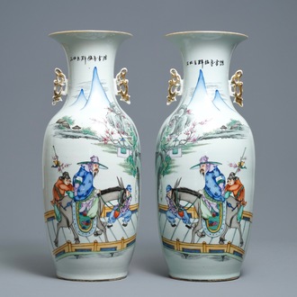 Une paire de vases en porcelaine de Chine famille rose, 19/20ème