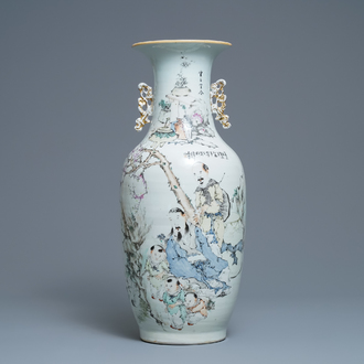 A Chinese qianjiang cai vase with large figures, 19/20th C.