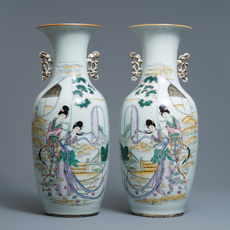 A pair of Chinese famille rose vases, 19/20th C.