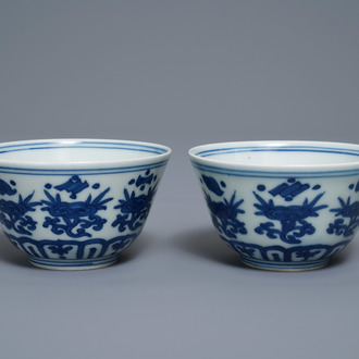 A pair of Chinese blue and white 'linghzi' bowls, Jiajing mark, 19/20th C.