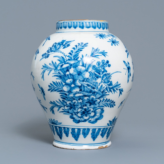 A blue and white Delftware chinoiserie jar, London or Frankfurt, late 17th C.