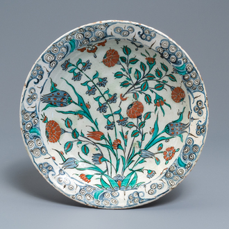 A polychrome Iznik dish with floral design, Turkey, late 16th C.