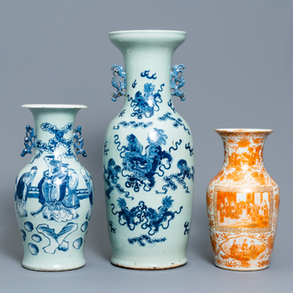Deux vases en porcelaine de Chine à fond céladon et un en rouge de fer et doré, 19ème