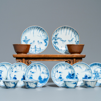 Huit tasses et soucoupes en porcelaine de Chine en bleu et blanc, Kangxi/Qianlong