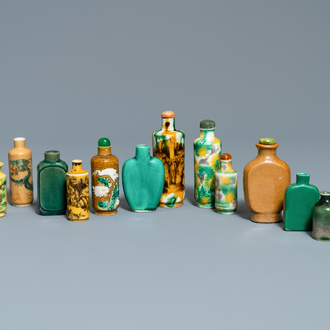 Twelve Chinese monochrome and sancai-glazed snuff bottles, 19/20th C.