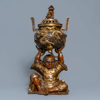 Un grand okimono en bronze doré figurant un okimono de Benkei portant un koro ou brûle-parfum, Japon, attr. à Miyao Eisuke, Meiji, vers 1900