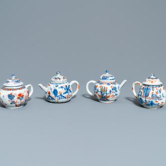 Quatre théières couvertes en porcelaine de Chine de style Imari, Kangxi
