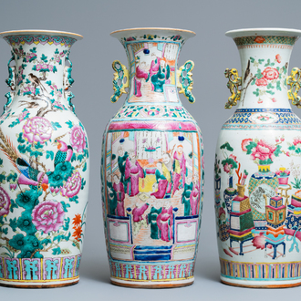 Trois vases en porcelaine de Chine famille rose, 19ème