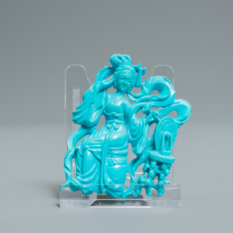 Un pendentif en turquoise sculpté, Chine, 19/20ème