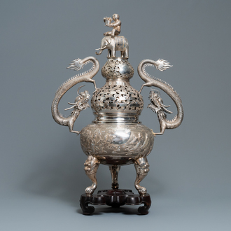 Un brûle-parfum tripod exceptionnel en argent, Chine, 19ème
