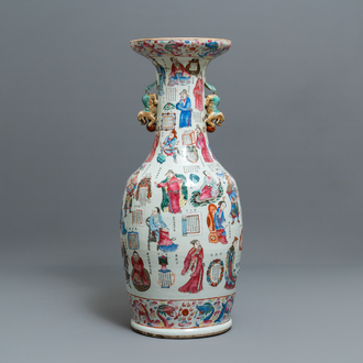 Un grand vase en porcelaine de Chine famille rose à décor 'Wu Shuang Pu', 19ème