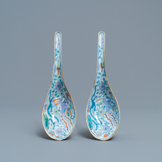 A pair of Chinese doucai 'dragon and phoenix' spoons, Chenghua mark, 19th C.