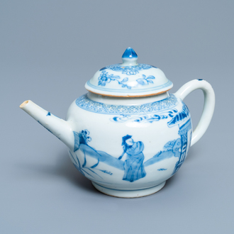 Een Chinese blauw-witte 'Xi Xiang Ji' theepot met deksel, Kangxi/Yongzheng