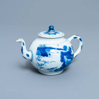 Een Chinese blauw-witte theepot met landschapsdecor, Kangxi