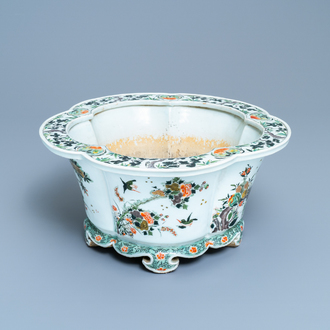 Une jardinière impériale en porcelaine de Chine famille verte, marque et époque de Kangxi