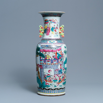 A Chinese famille rose vase with figures and antiquities, 19th C.