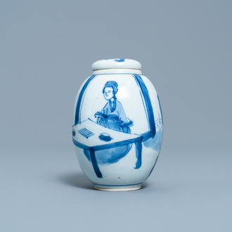 Een Chinese blauw-witte theebus met deksel, Kangxi