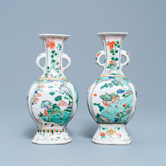 Deux vases en porcelaine de Chine famille verte à décor de qilins, Kangxi