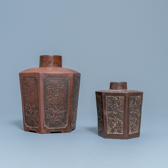 Twee Chinese Yixing steengoed theebussen, Kangxi