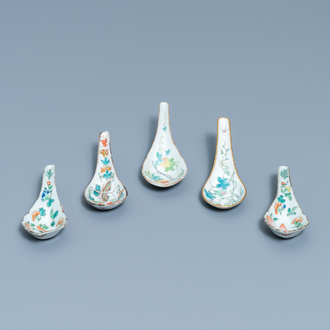 Five Chinese famille rose spoons with butterflies, flowers and fruits, 19/20th C.