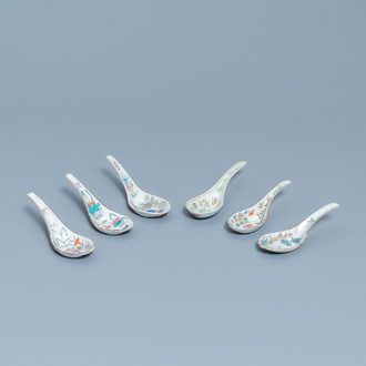 Six cuillères en porcelaine de Chine famille rose, 19/20ème